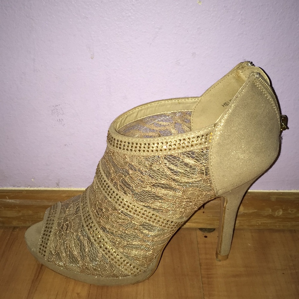 Tan/Cream Open Toed Heels
